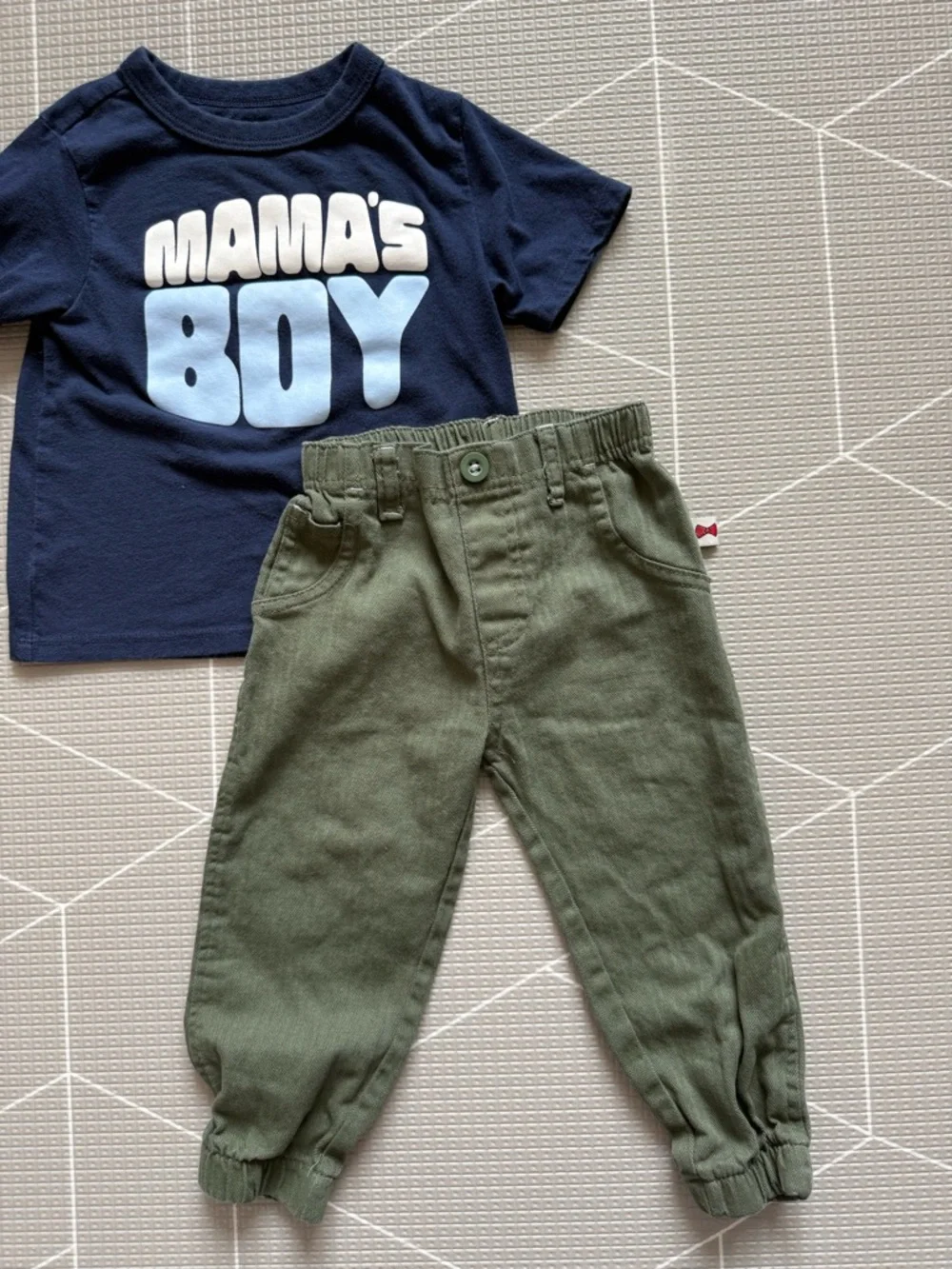 Children’s place|Baby boy/toddler set-Mama's Boy Navy Tee & Olive khakis pants• - Picture 4 of 6